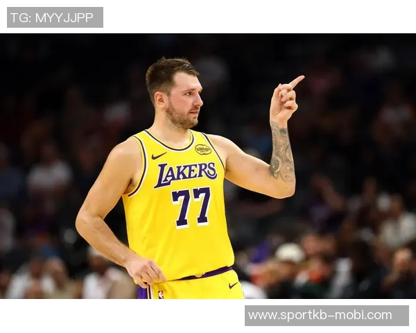 湖人揭幕战球员评分揭晓东契奇独领风骚新援艾顿惨遭D级评价 湖人揭幕战球员评分揭晓东契奇独领风骚新援艾顿惨遭D级评价