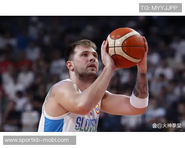 东契奇与里夫斯本赛季场均28分成最佳二人组历史第三对儿